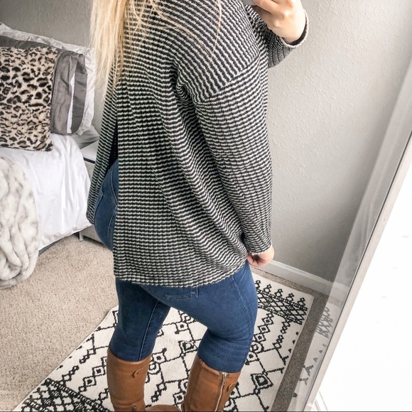 Cabi Fergie Turtleneck Striped Split Front Sweater Size Small Cozy Pullover - Picture 3 of 11